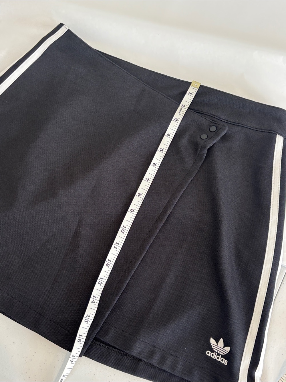 ADIDAS ORIGINALS Women’s ADICOLOR 3-STRIPES SHORT WRAPPING SKIRT black sz large - Picture 13 of 15